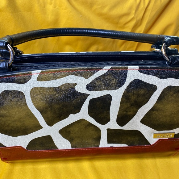 Miche classic “Jayma” shell only. Red and giraffe print. - Picture 2 of 3
